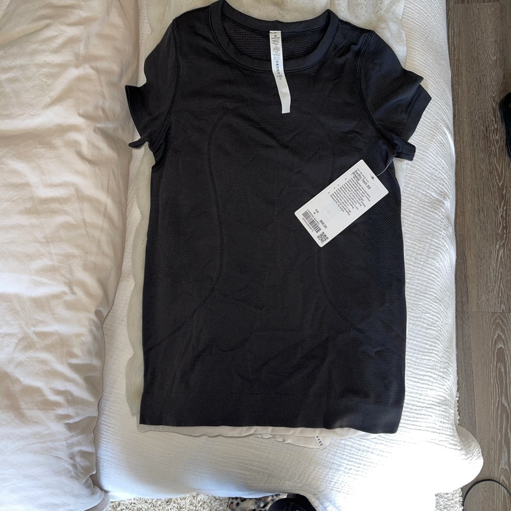 Lululemon Swiftly Tech Short Sleeve Breeze Top